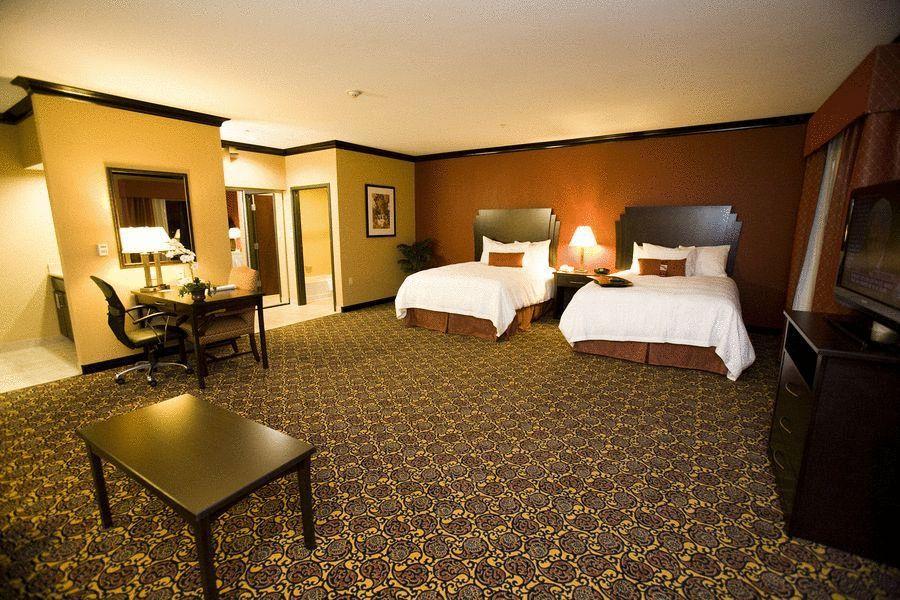 Hampton Inn & Suites Dallas-דסוטו מראה חיצוני תמונה
