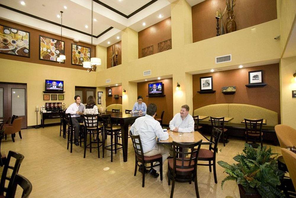 Hampton Inn & Suites Dallas-דסוטו מראה חיצוני תמונה