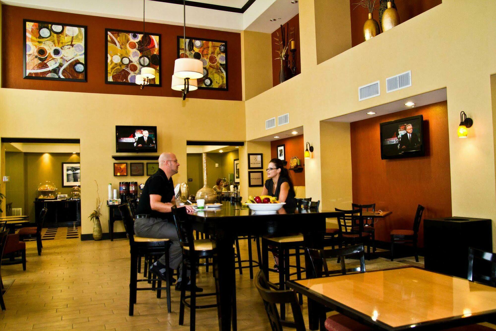 Hampton Inn & Suites Dallas-דסוטו מסעדה תמונה